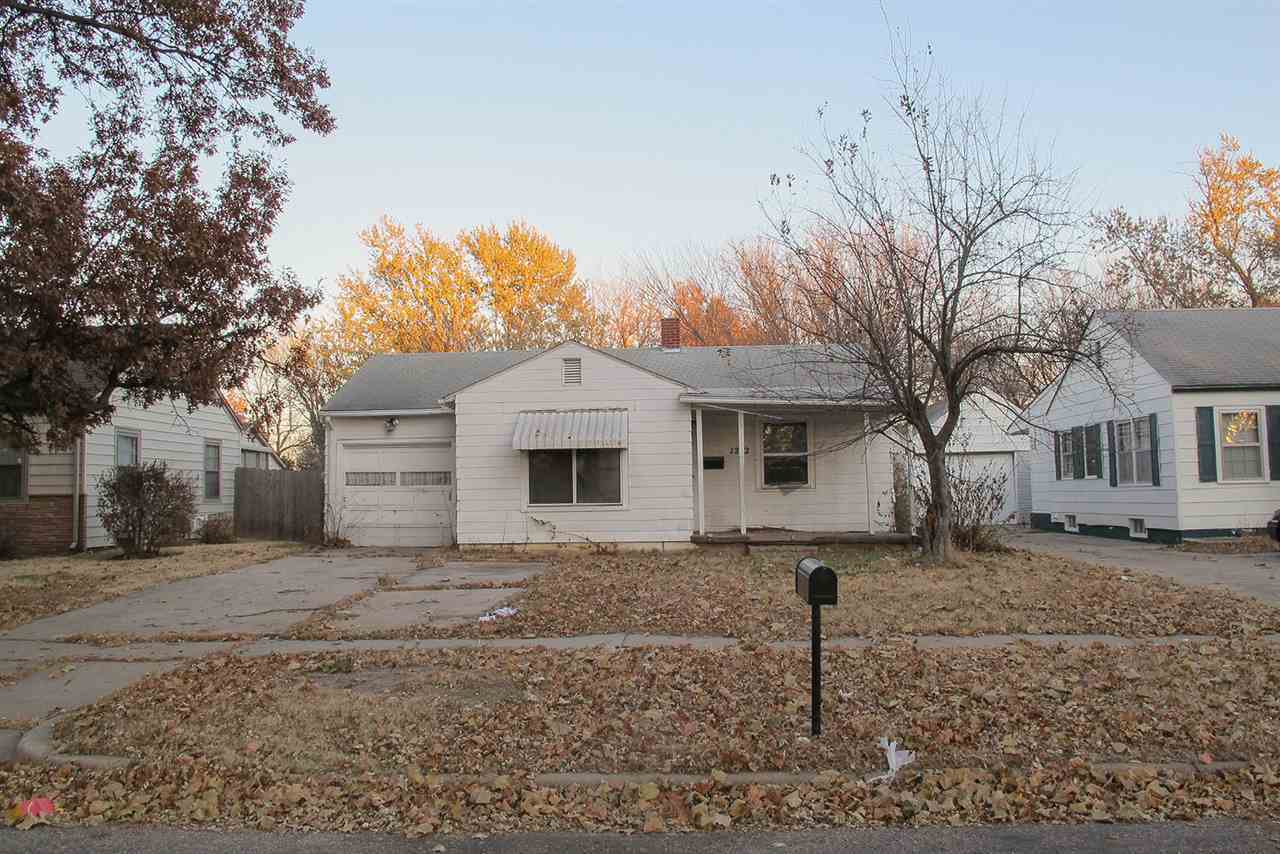 1252 N Pershing Ave  Wichita KS 67208 photo