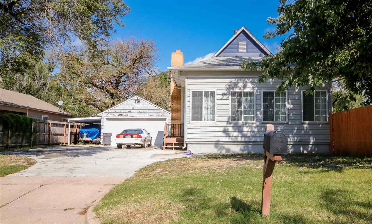 Property Photo:  1904 W Walker St  KS 67213 