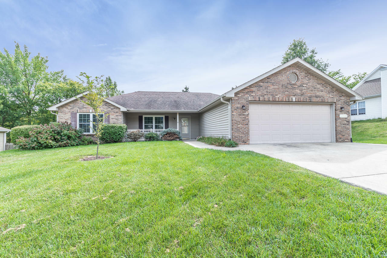 Property Photo: 2210 Millay Dr MO 65202