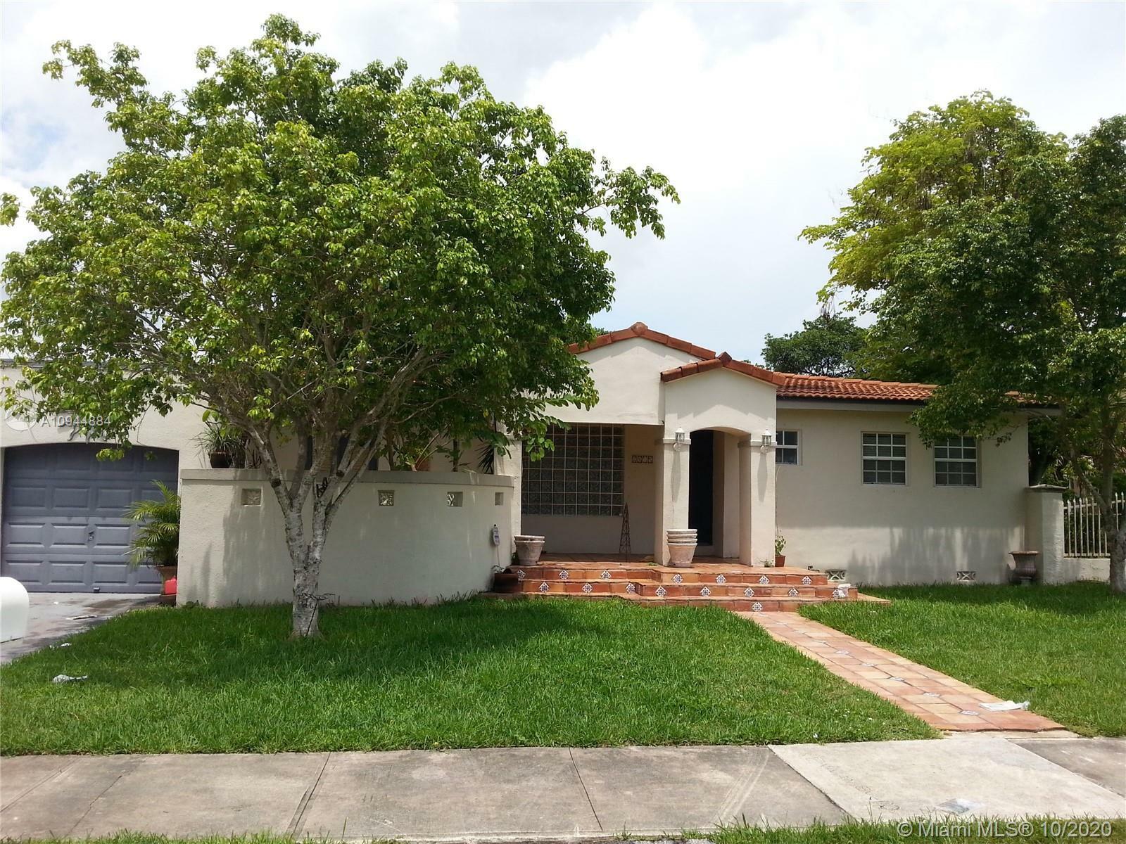 Property Photo:  2815 SW 104th Ct  FL 33165 