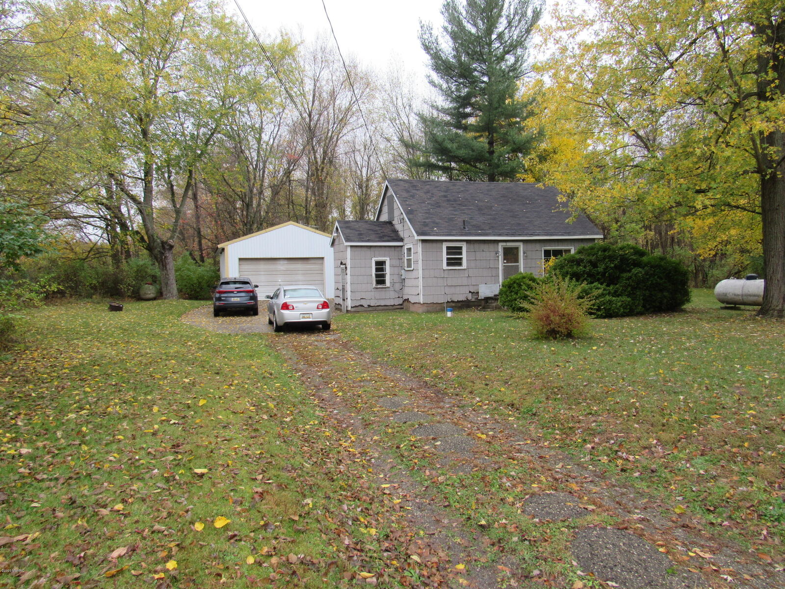 Property Photo:  1762 Burton Road  MI 49120 