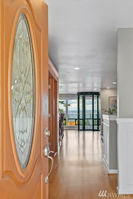 Property Photo: 4819 Harbor Lane WA 98203