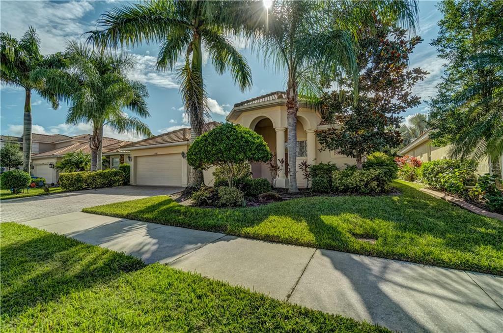 Property Photo: 11922 Granite Woods Loop FL 34292