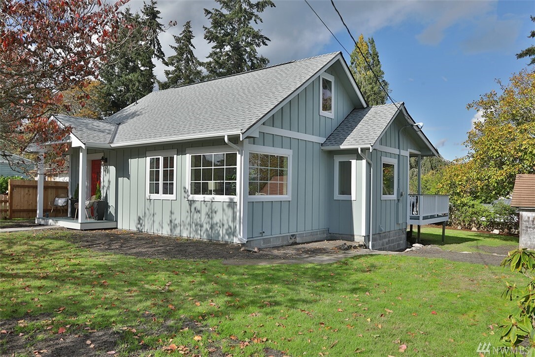 Property Photo:  516 2nd St  WA 98260 