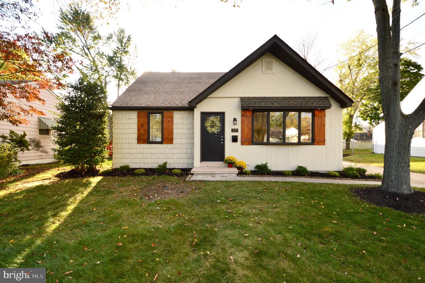 Property Photo:  237 Edwards Avenue  NJ 08007 