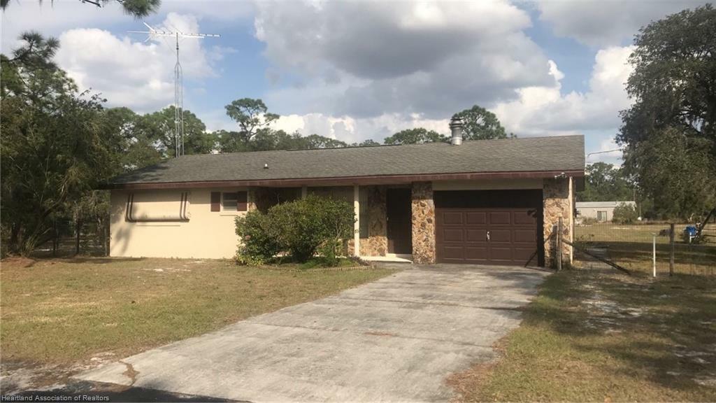 Property Photo:  6406 Expedition Avenue  FL 33875 