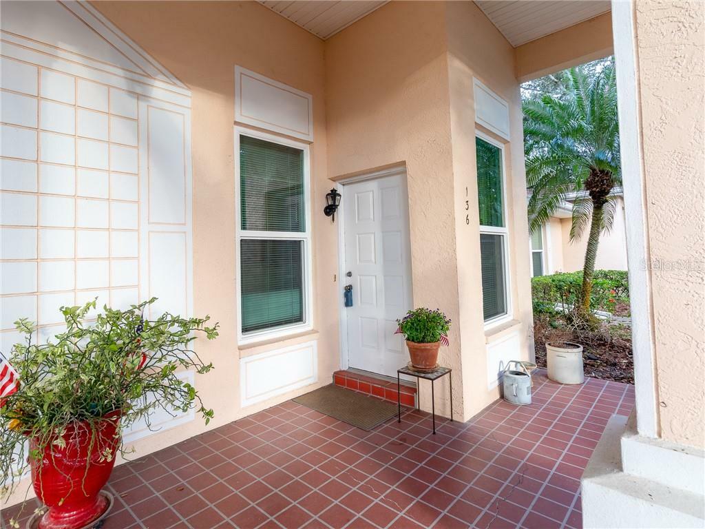 Property Photo:  136 Knollpoint Drive 136  FL 33573 