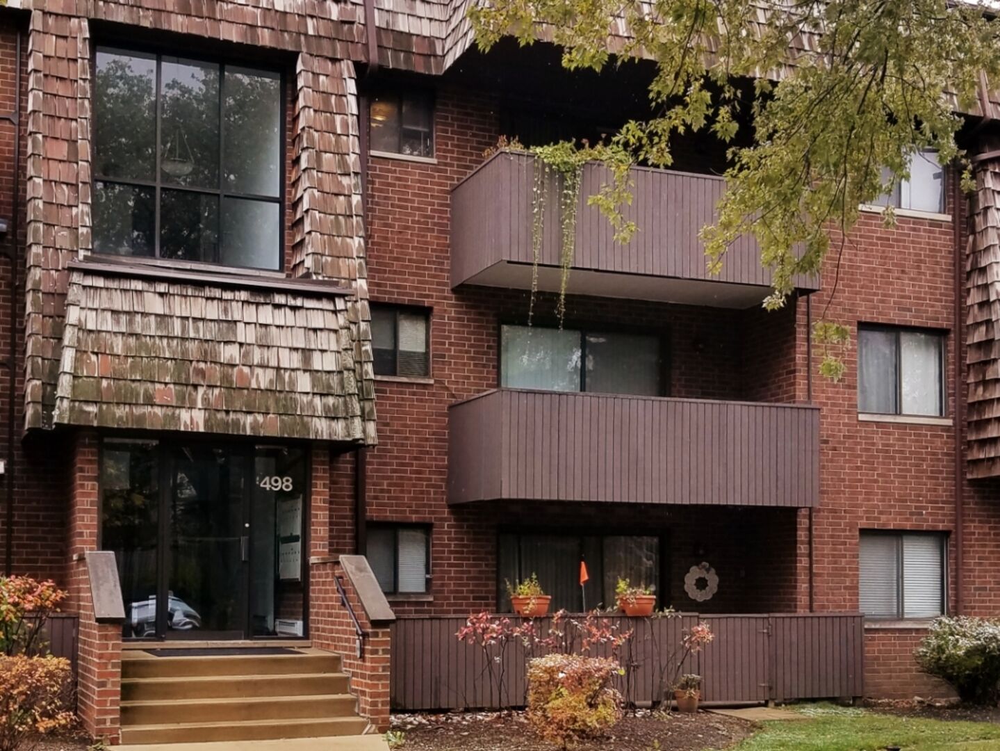 Property Photo: 498 Timber Ridge Drive 108 IL 60188