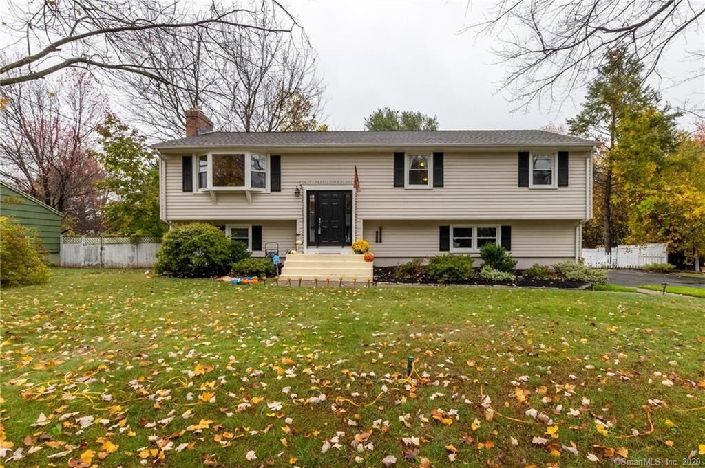 Property Photo:  103 Northview Drive  CT 06074 