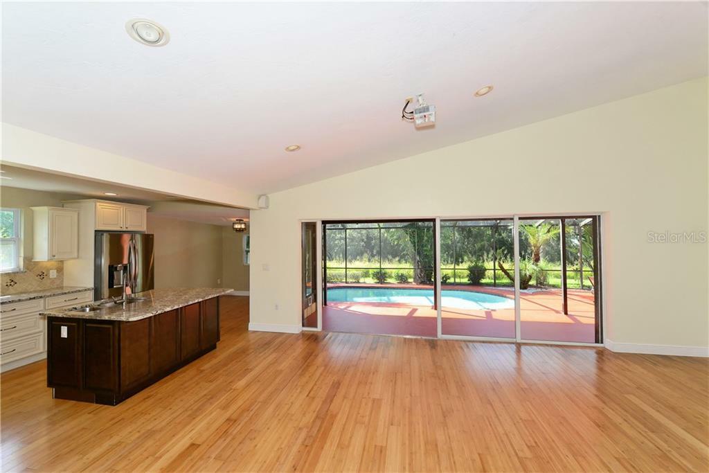 Property Photo:  4290 Brackenwood Court  FL 34232 