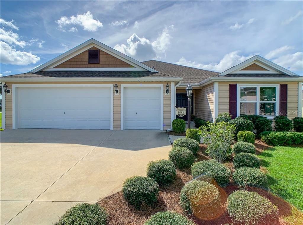 Property Photo: 3586 Nutmeg Court FL 32163