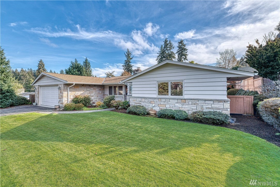 Property Photo:  670 Monterey Lane  WA 98466 