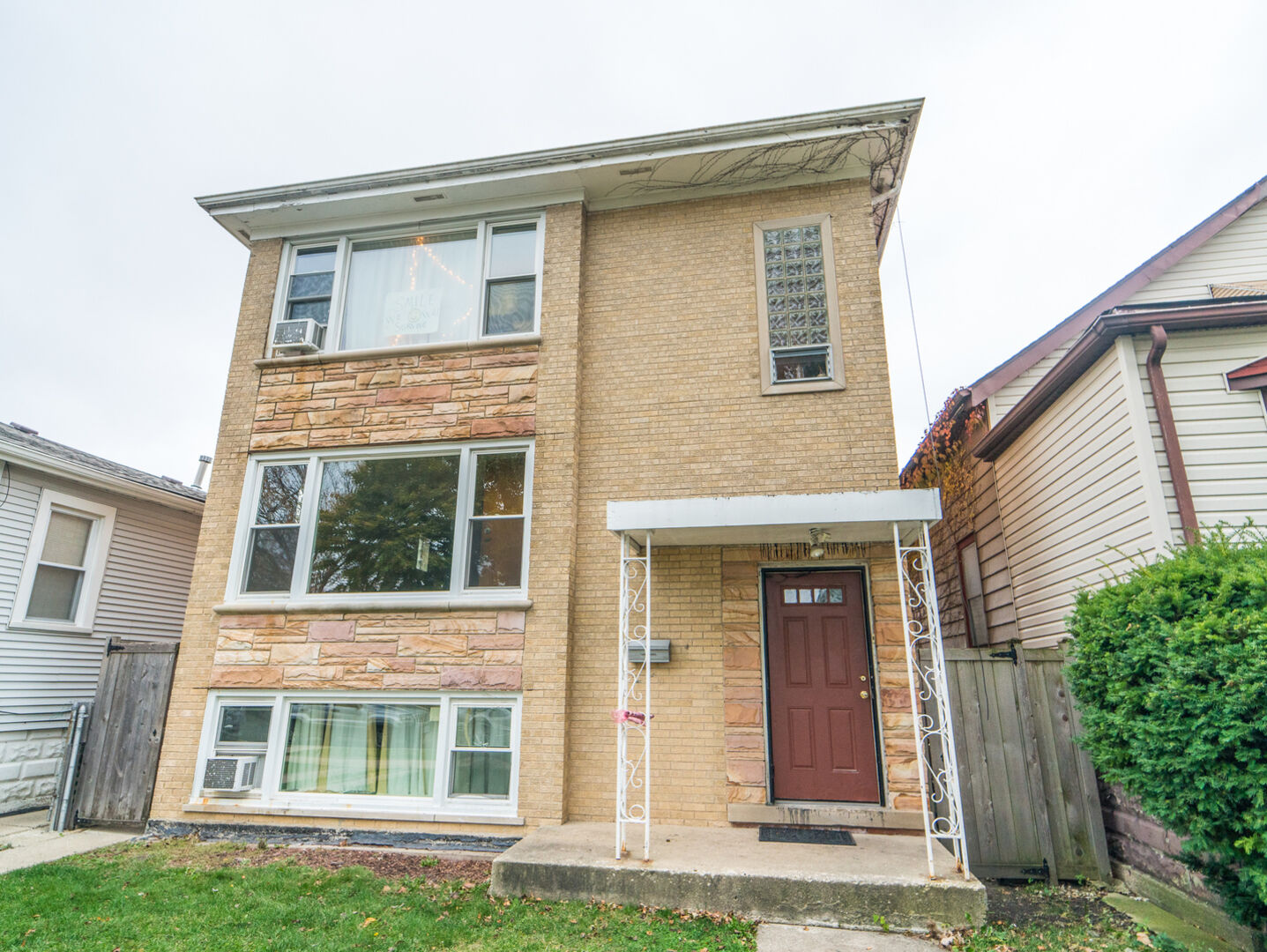 Property Photo: 2119 N Mason Avenue IL 60639