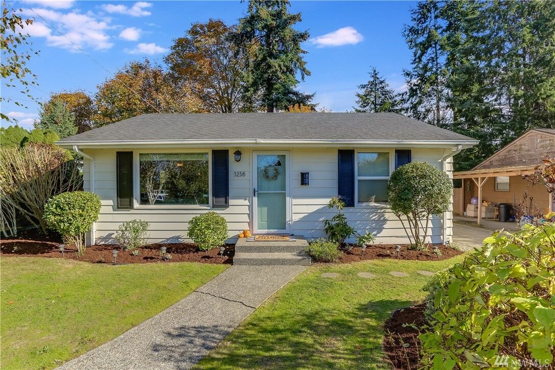 Property Photo:  3238 49th Ave SW  WA 98116 