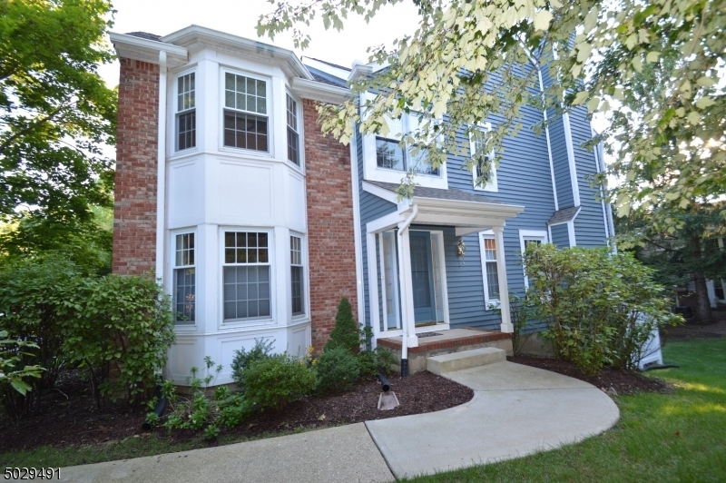 Property Photo:  45 Woodledge Ct  NJ 07866 