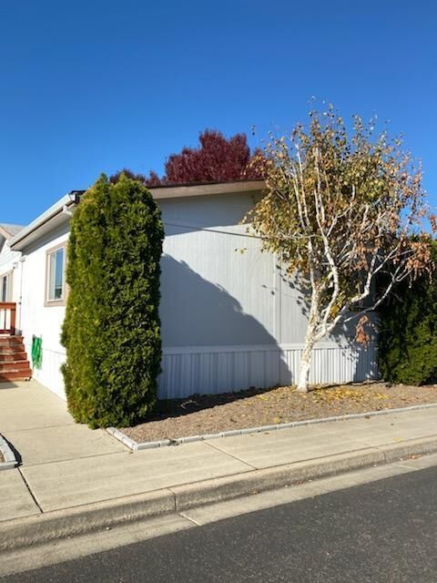 2552 Thorn Oak Drive Spc 21  Medford OR 97501 photo