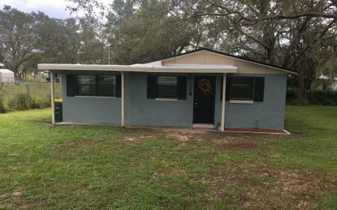 Property Photo:  108 State Drive  FL 33870 