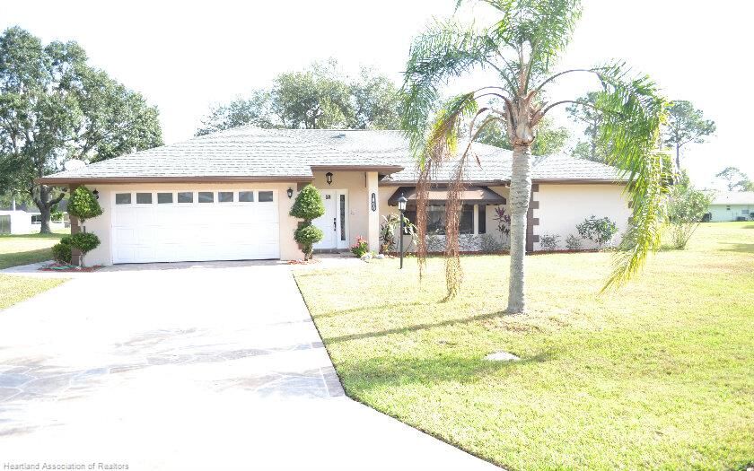 Property Photo: 1800 Chip-It Way FL 33872