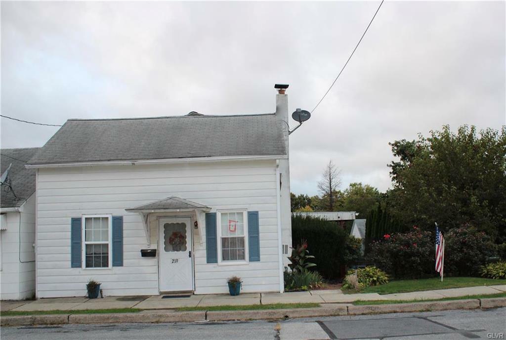 219 Penn Street  Topton Borough PA 19562 photo