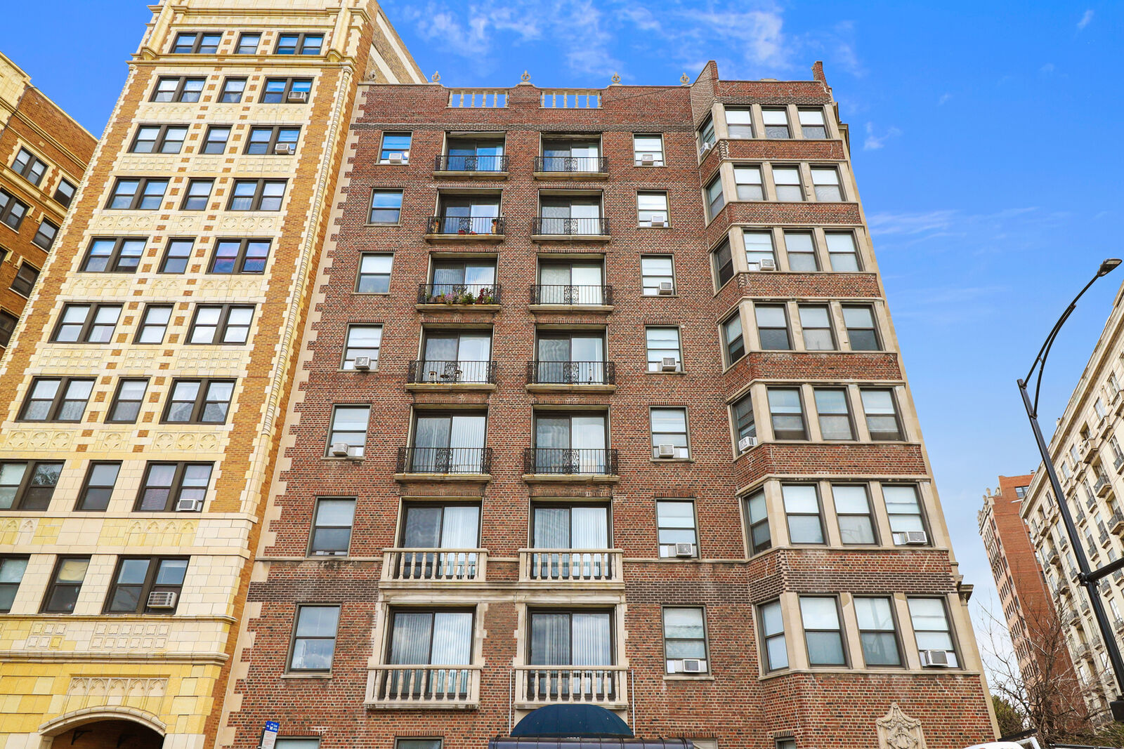 Property Photo: 3330 N Lake Shore Drive 5H IL 60657