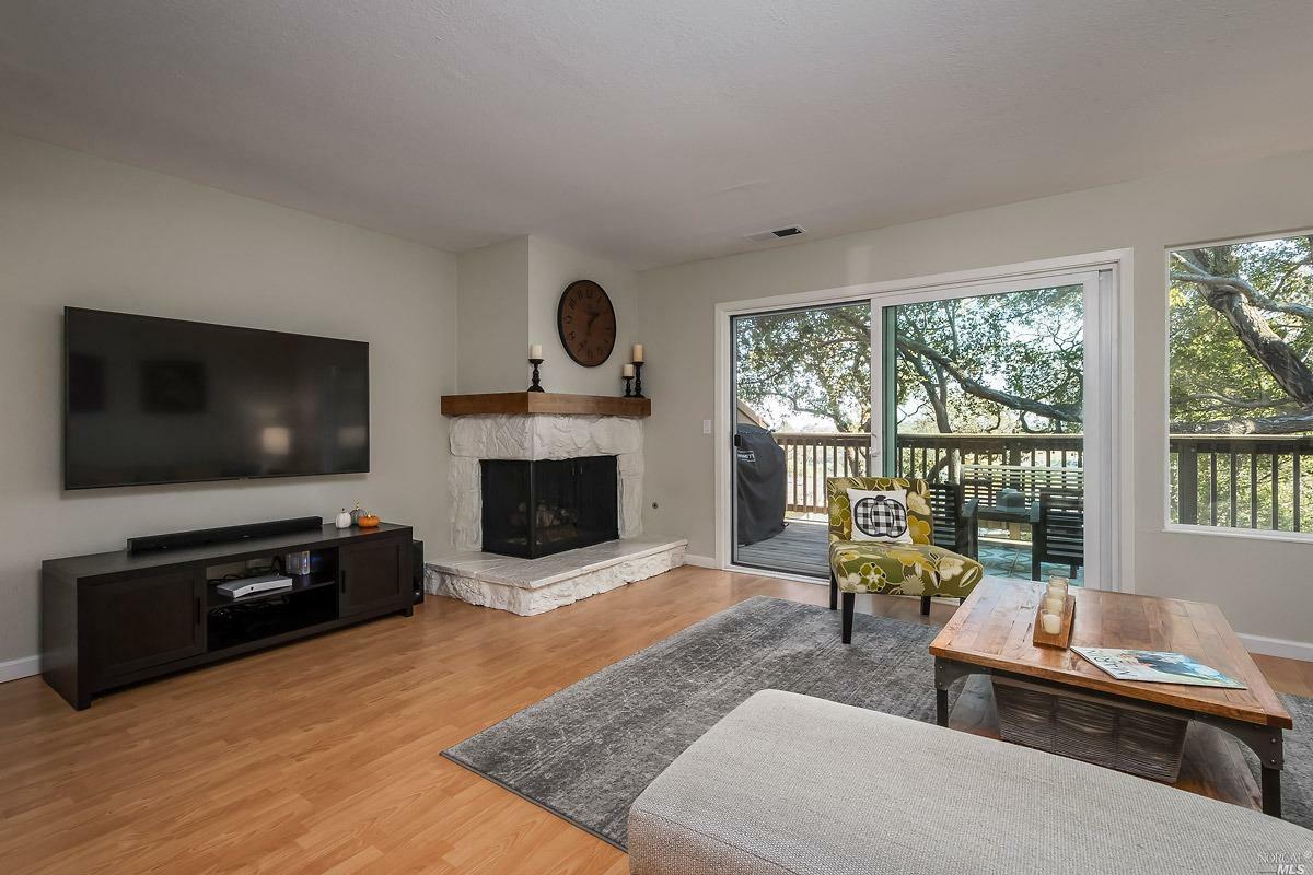 Property Photo:  4 Oak Crest Court A  CA 94947 