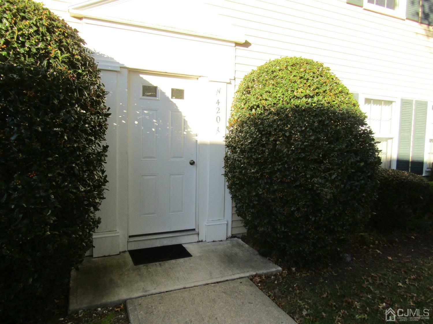 Property Photo:  420 Newport Way 420N  NJ 08831 