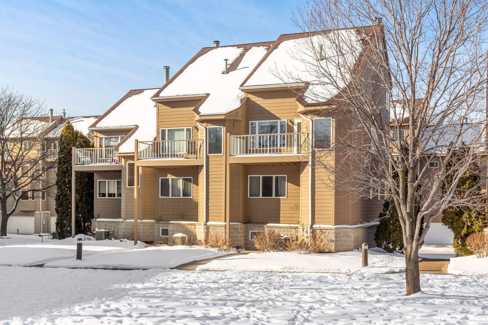 Property Photo: 2835 Kenwood Isles Drive MN 55408