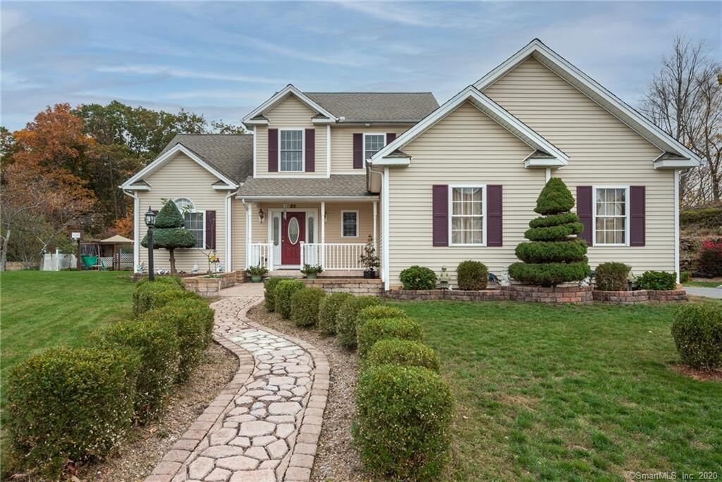 Property Photo:  25 Hidden Pines Circle  CT 06451 