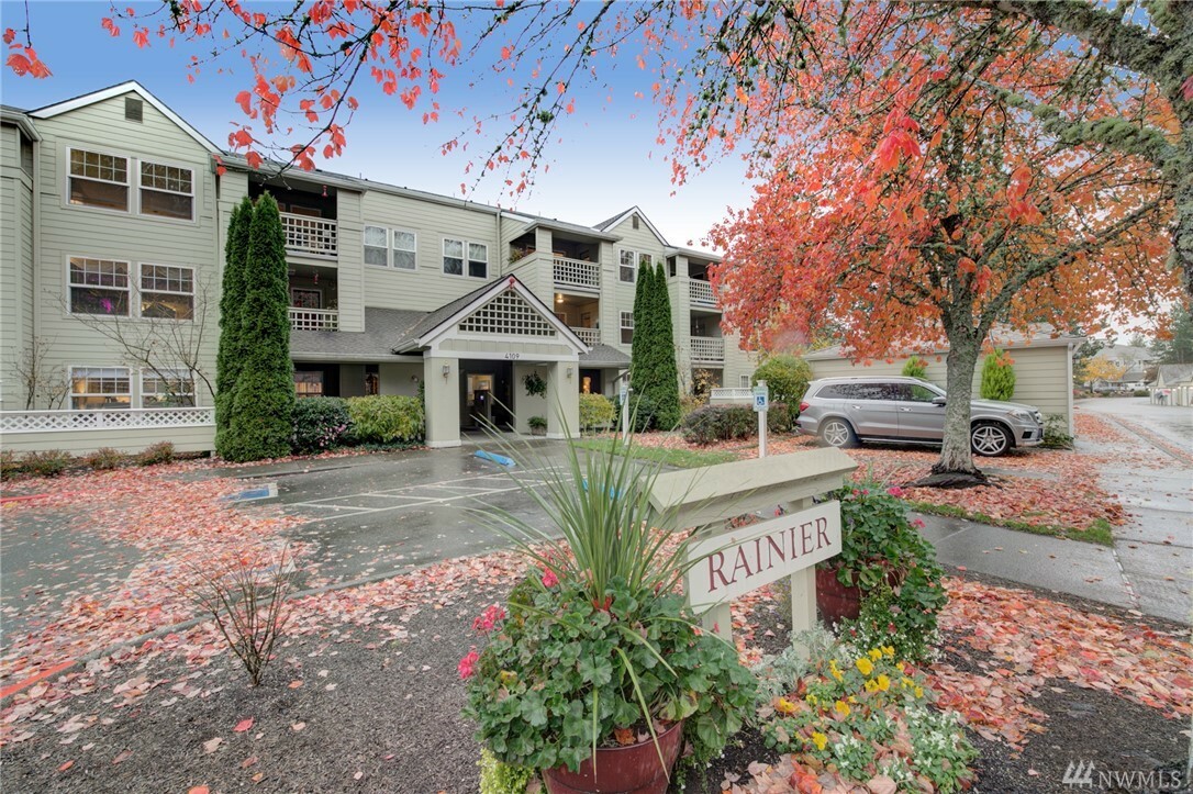 Property Photo: 4109 224th Lane SE 209 WA 98029