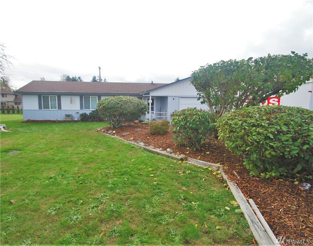 Property Photo:  1226 142nd St E  WA 98445 