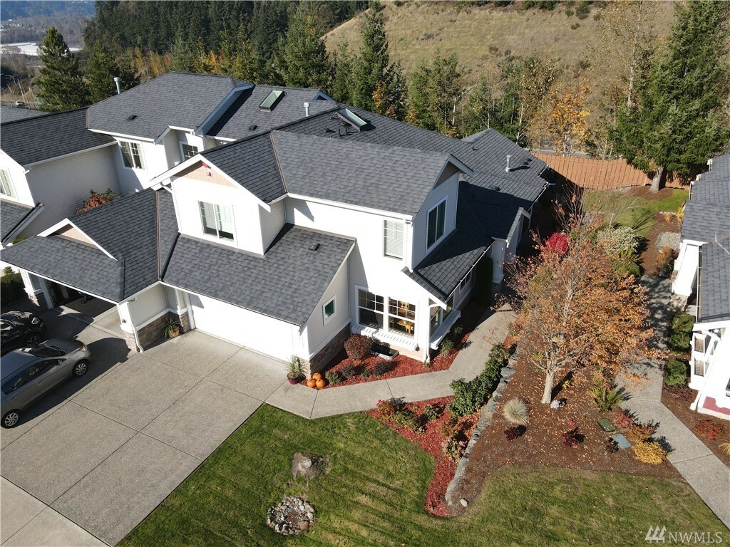 Property Photo:  901 71st St SE  WA 98092 