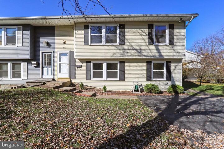 736 Chapelgate Drive  Odenton MD 21113 photo
