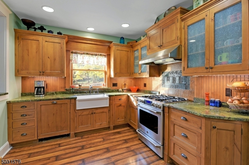 Property Photo: 528 Russell Ave NJ 07481