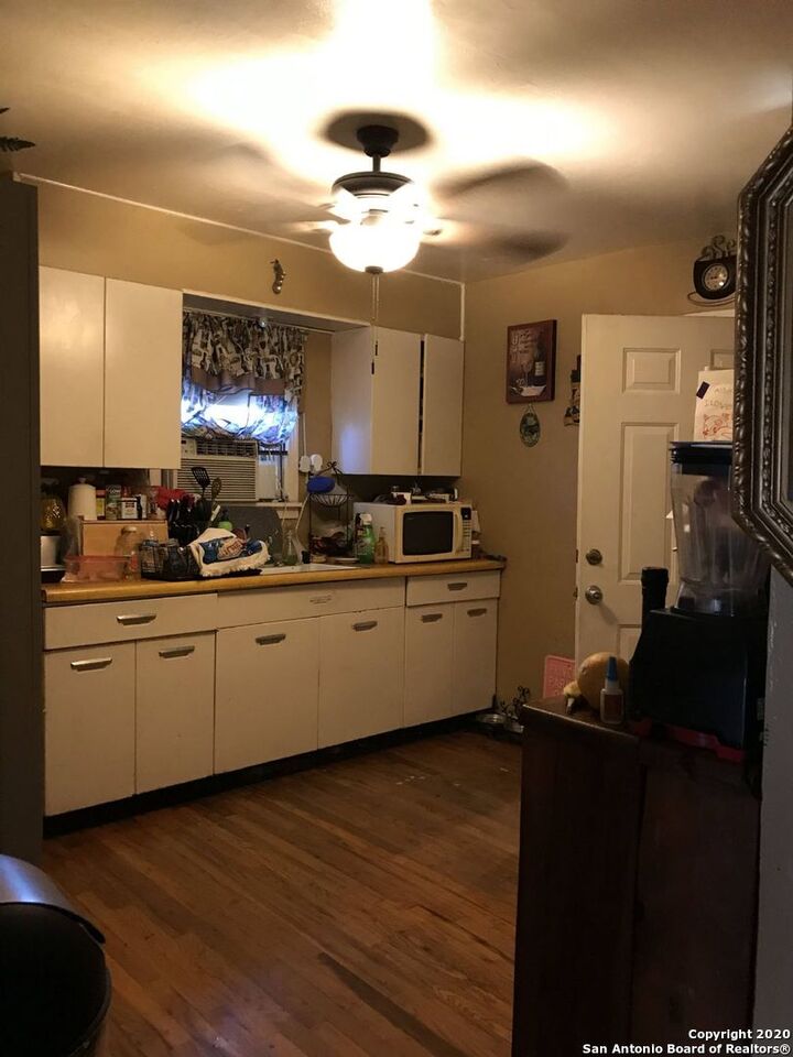 Property Photo: 431 Abshire St TX 78237