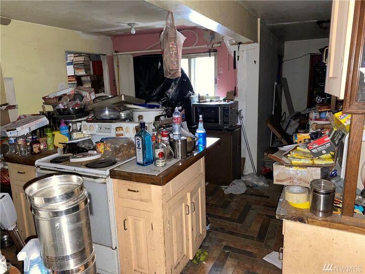 Property Photo:  13308 14th Ave S  WA 98168 