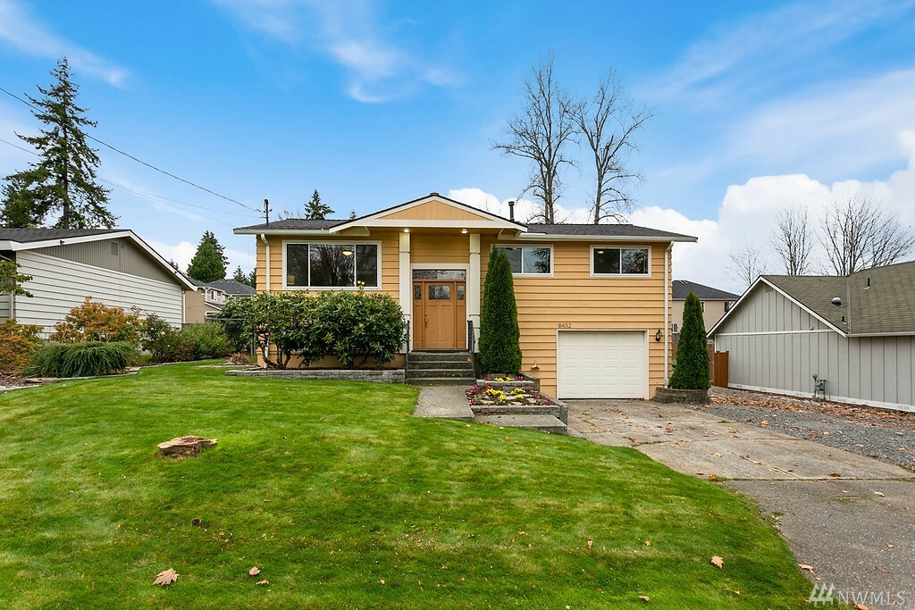 Property Photo:  8432 NE 145th St  WA 98028 