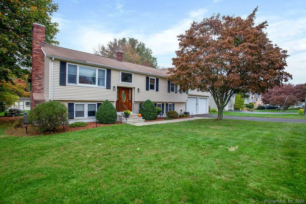 Property Photo:  25 Woodside Drive  CT 06405 