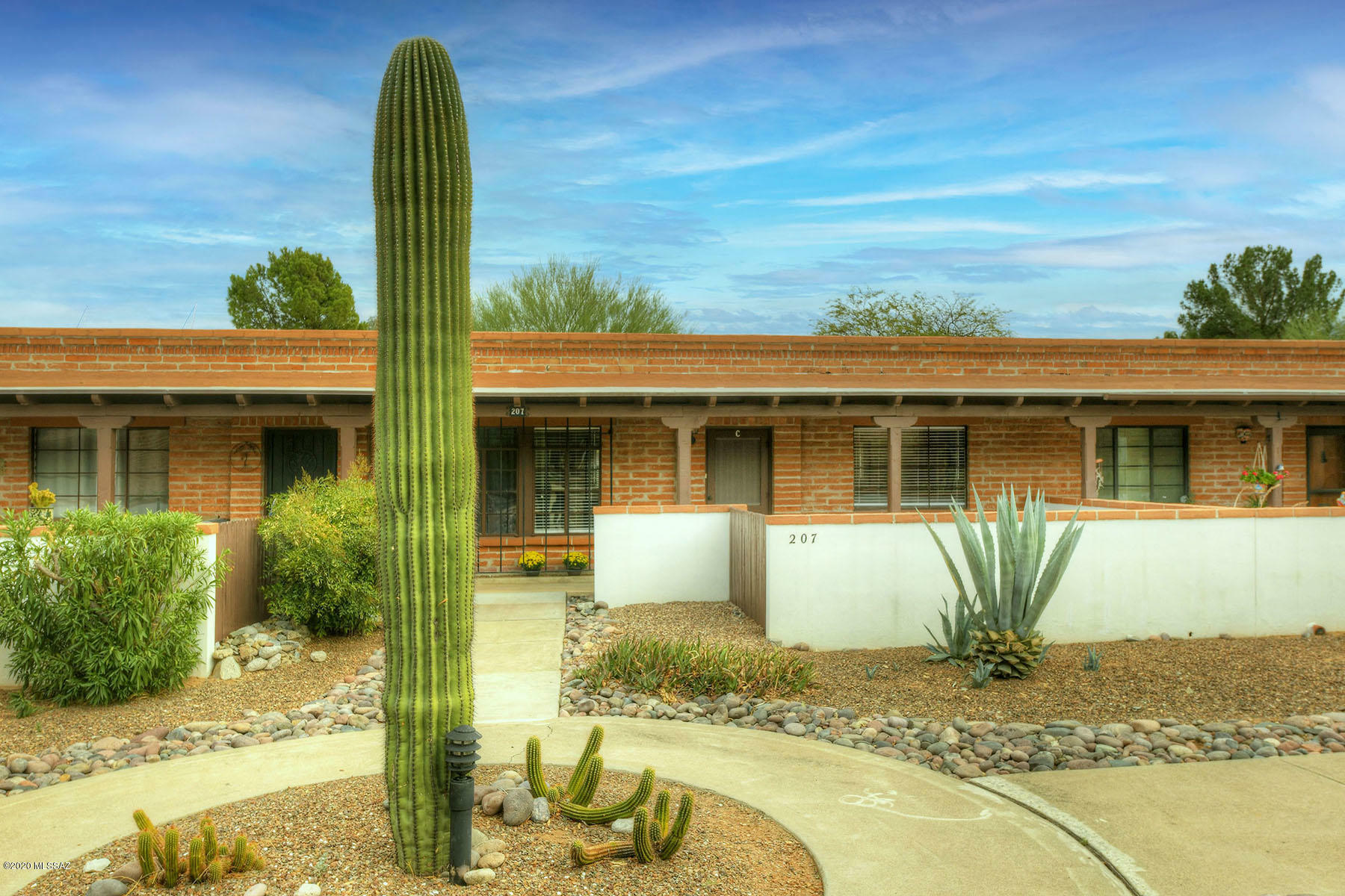 Property Photo:  207 S Paseo Quinta  AZ 85614 