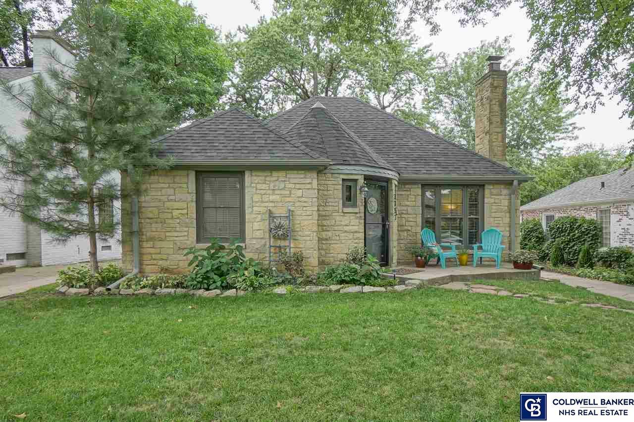 Property Photo:  3333 S 30th  NE 68502 