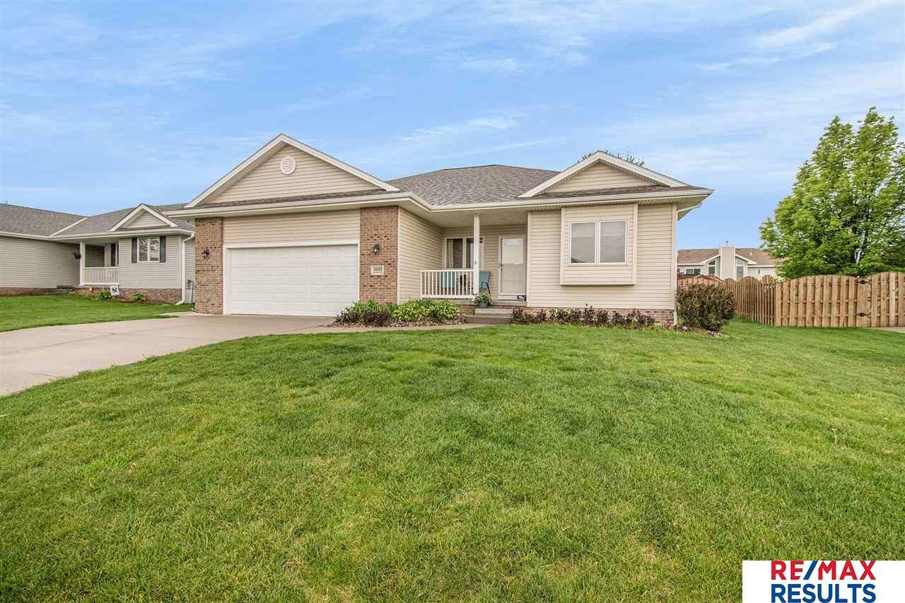 16321 Greenleaf  Omaha NE 68136 photo