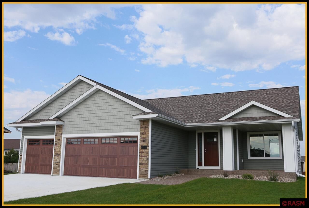 Property Photo:  116 Pelican Court  MN 56001 