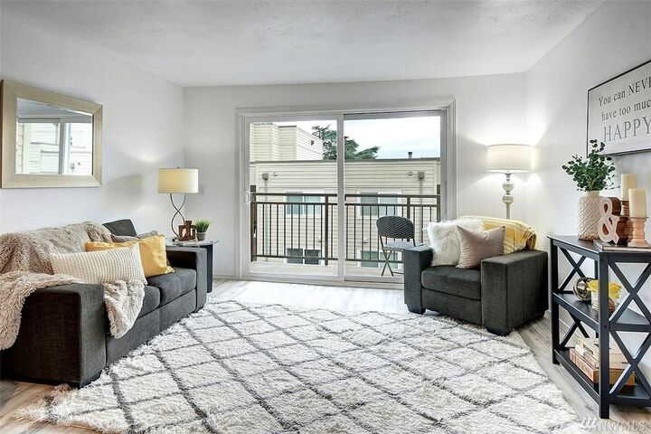 Property Photo:  5824 NE 75th St D 206  WA 98115 