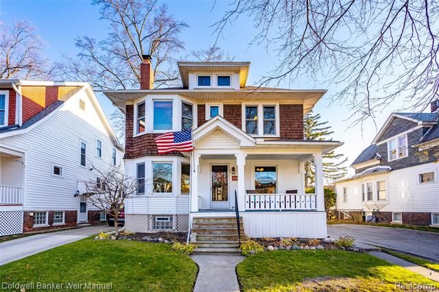 Property Photo:  1070 Lakepointe Street  MI 48230 