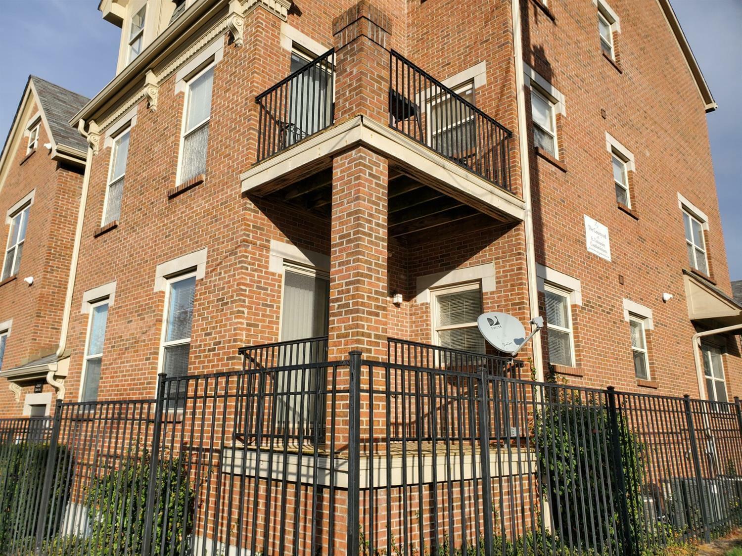 Property Photo: 2820 Eden Ave 7B OH 45219