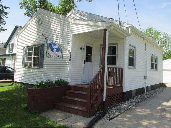 Property Photo: 720 Depere St WI 54952-2410
