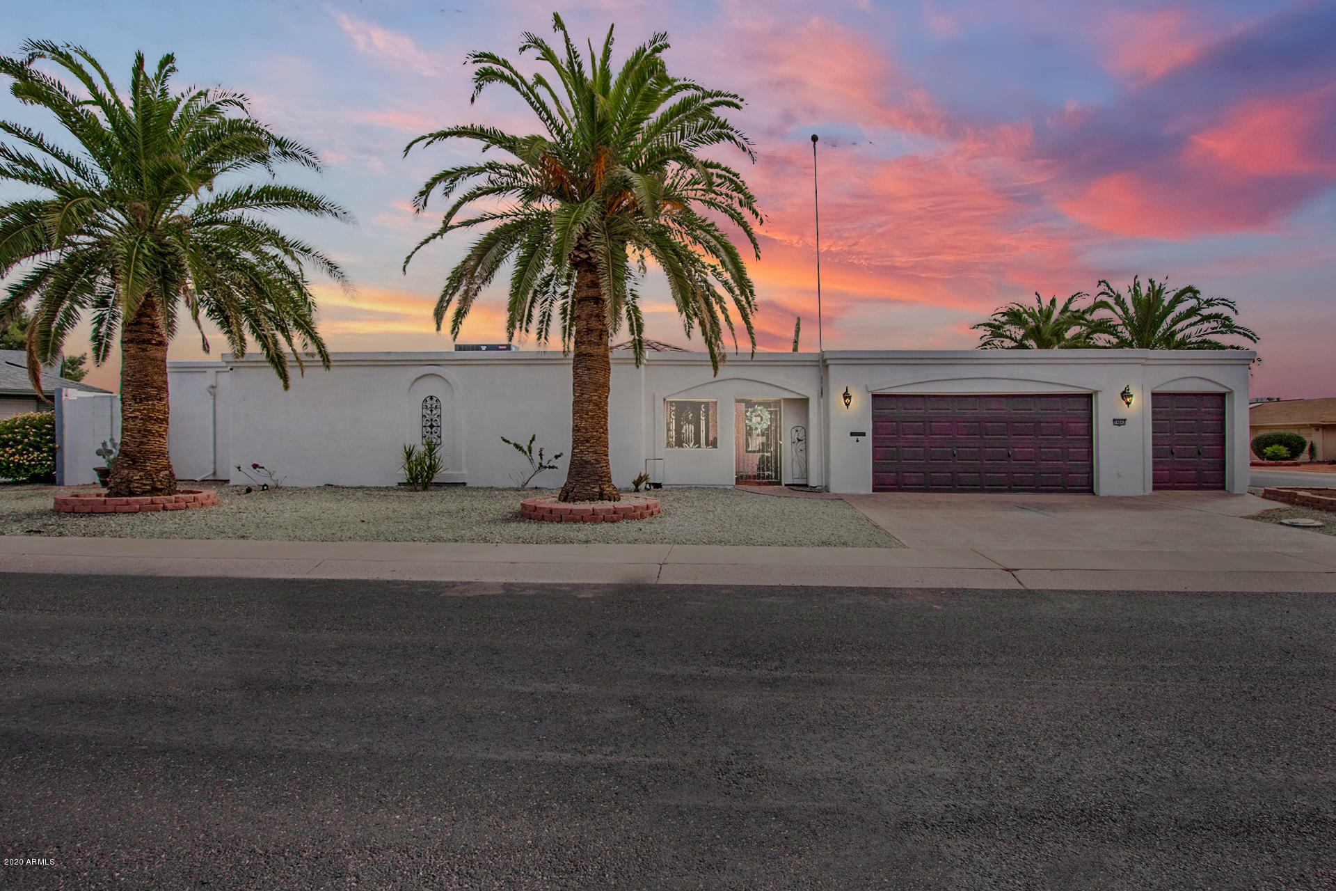 Property Photo: 14643 N Fallbrook Court AZ 85351