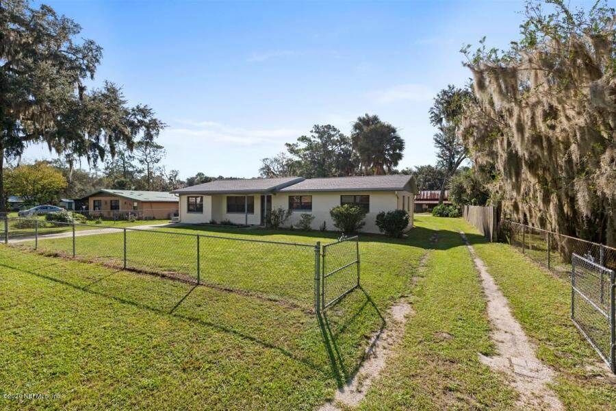 Property Photo:  123 Orange Ave  FL 32131 