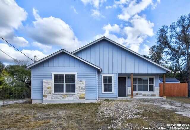 Property Photo: 426 Stagecoach Dr TX 78133