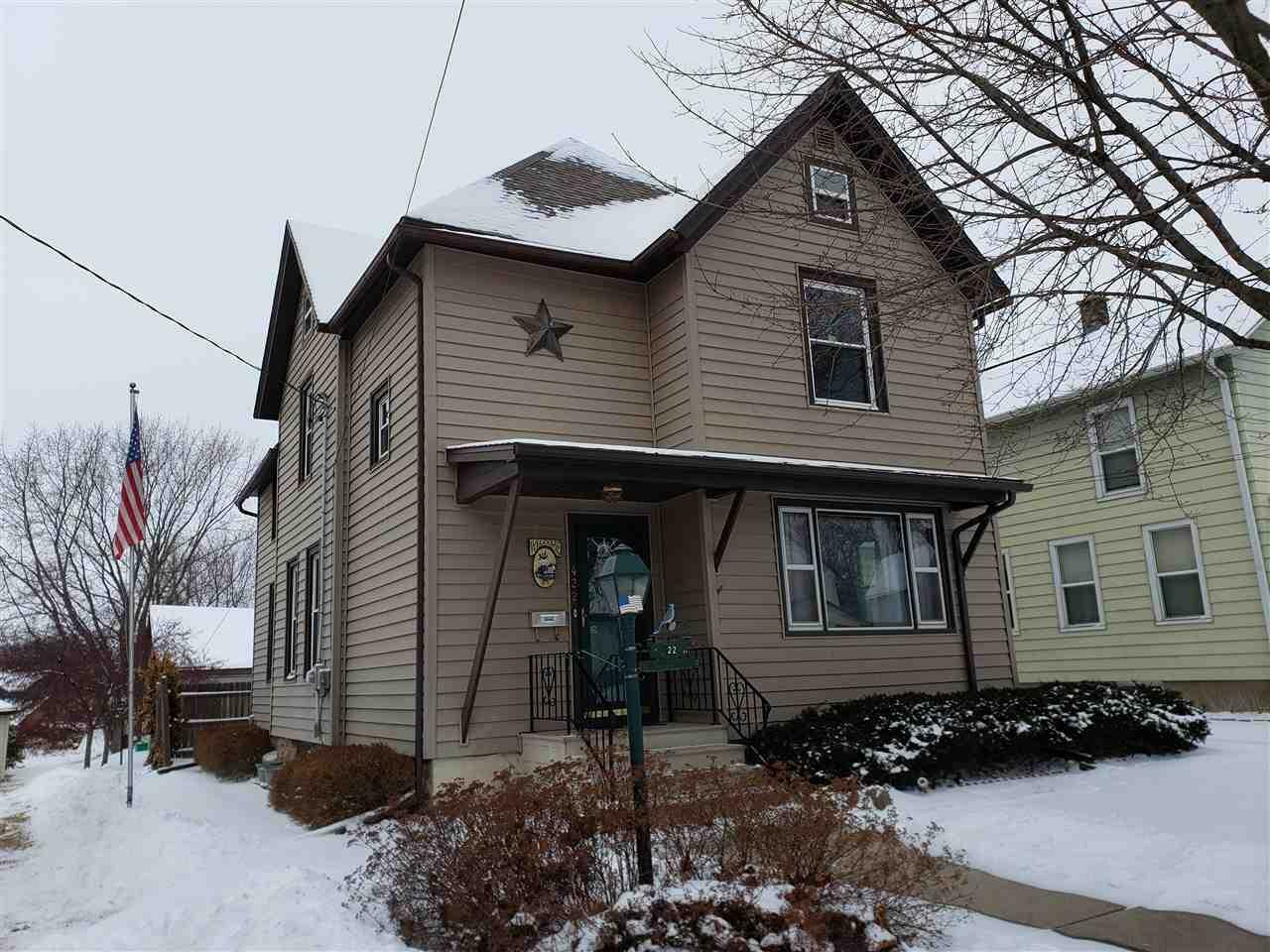 Property Photo:  422 North Lincoln Ave  WI 53916 