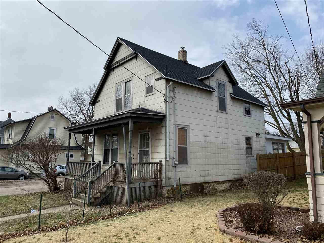 Property Photo:  718 Elm St  WI 53511 